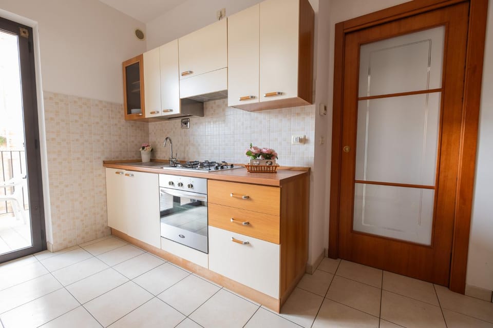 Kitchen or kitchenette, kitchen