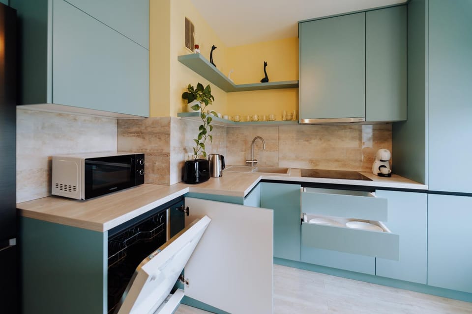 Kitchen or kitchenette, dishwasher, microwave, oven, pet friendly, stove