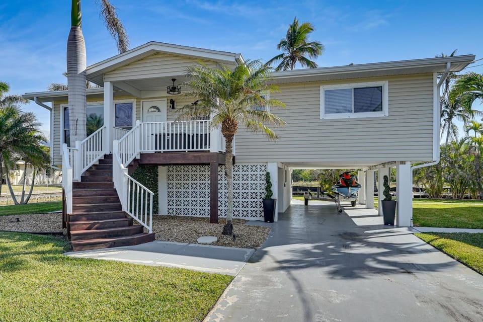 1 Mi to Bonita Beach Park: Chic Canal-Front Home! House in Bonita Springs