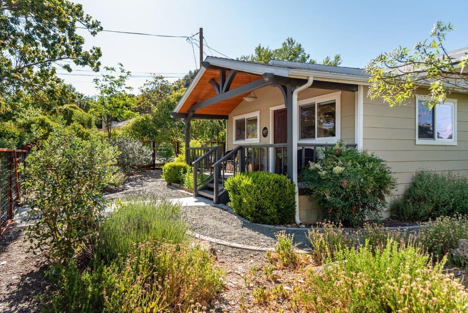 Quercus Acorn Cottage House in Paso Robles