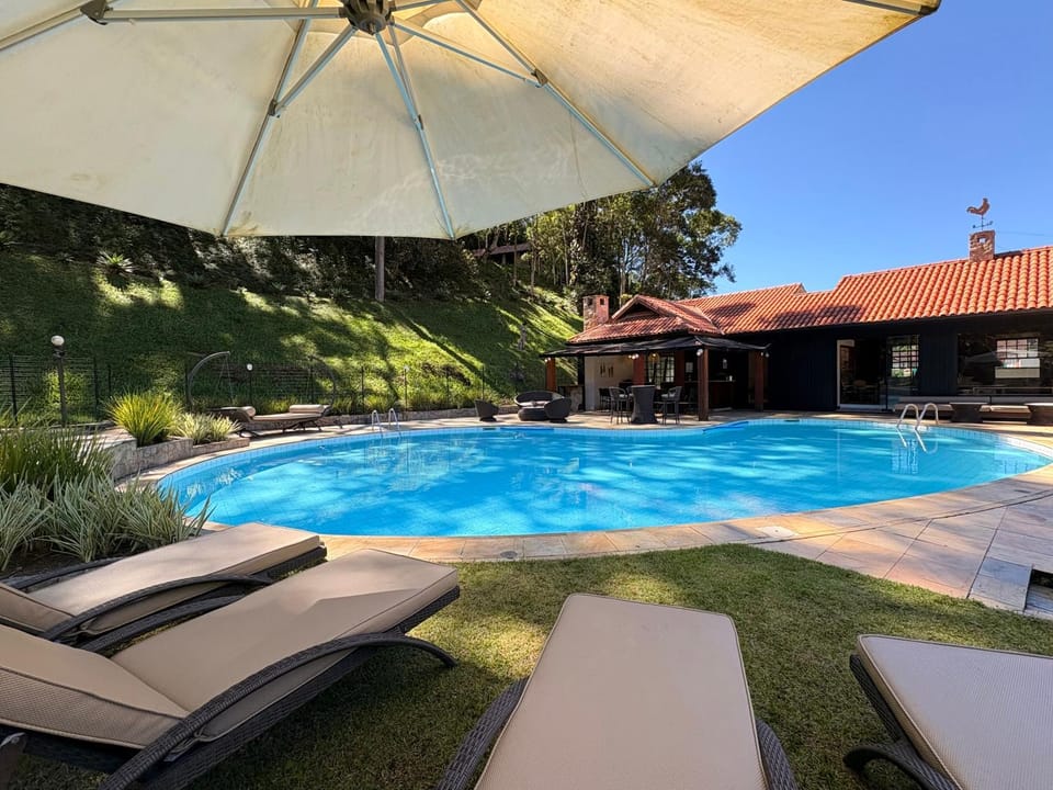 Nearby landmark, Swimming pool, sunbed