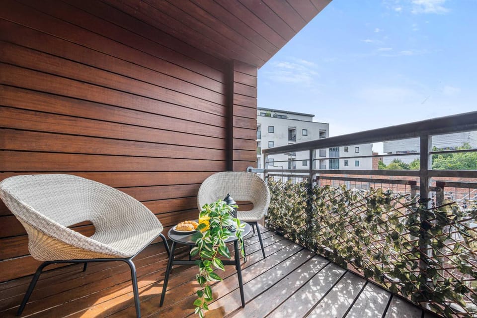 Property building, Balcony/Terrace