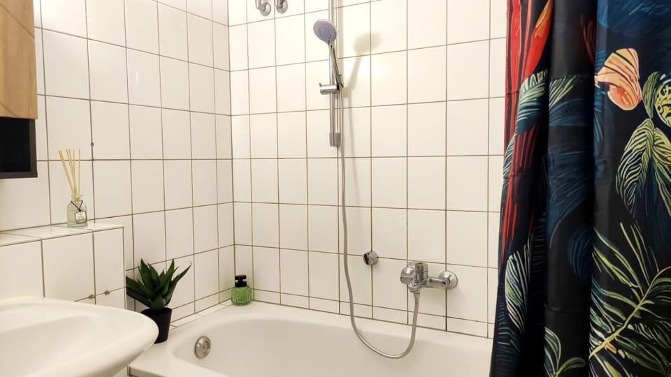 Bathroom, Bath