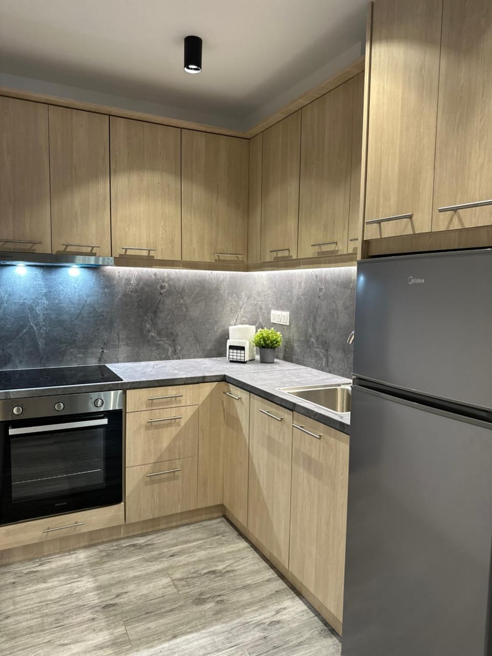 Kitchen or kitchenette, Breakfast, oven, stove