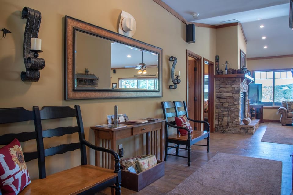 The J's Nest House in Sierra Nevada