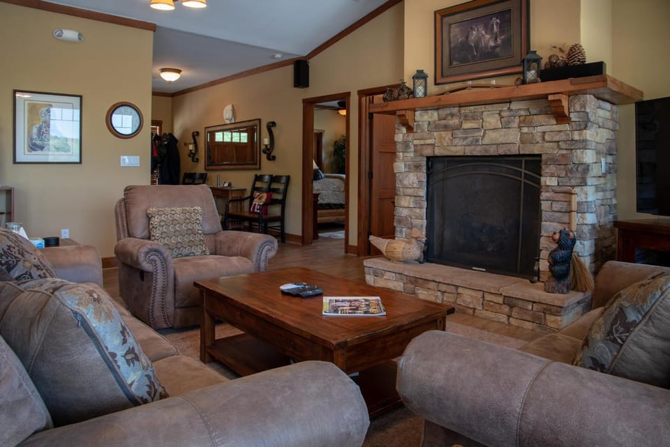 The J's Nest House in Sierra Nevada