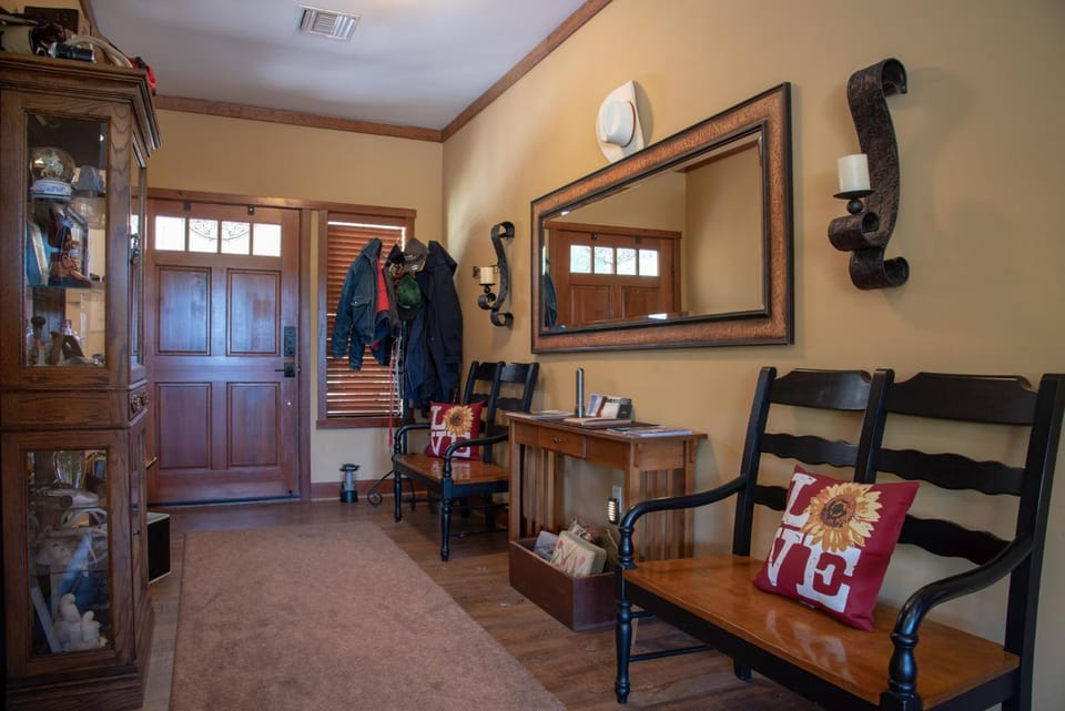 The J's Nest House in Sierra Nevada