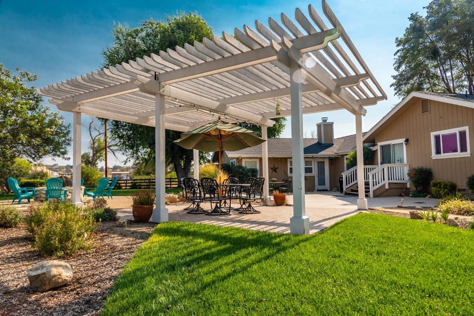 Estrella Vineyard House in Sierra Nevada