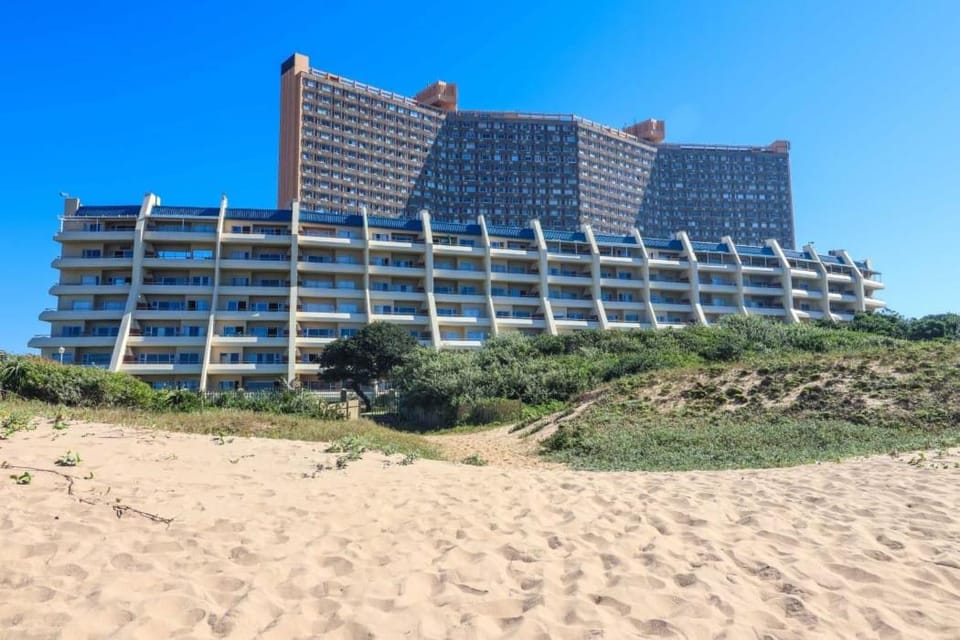 407 L'Escalier Cabanas -Beachfront Paradise Apartment in KwaZulu-Natal