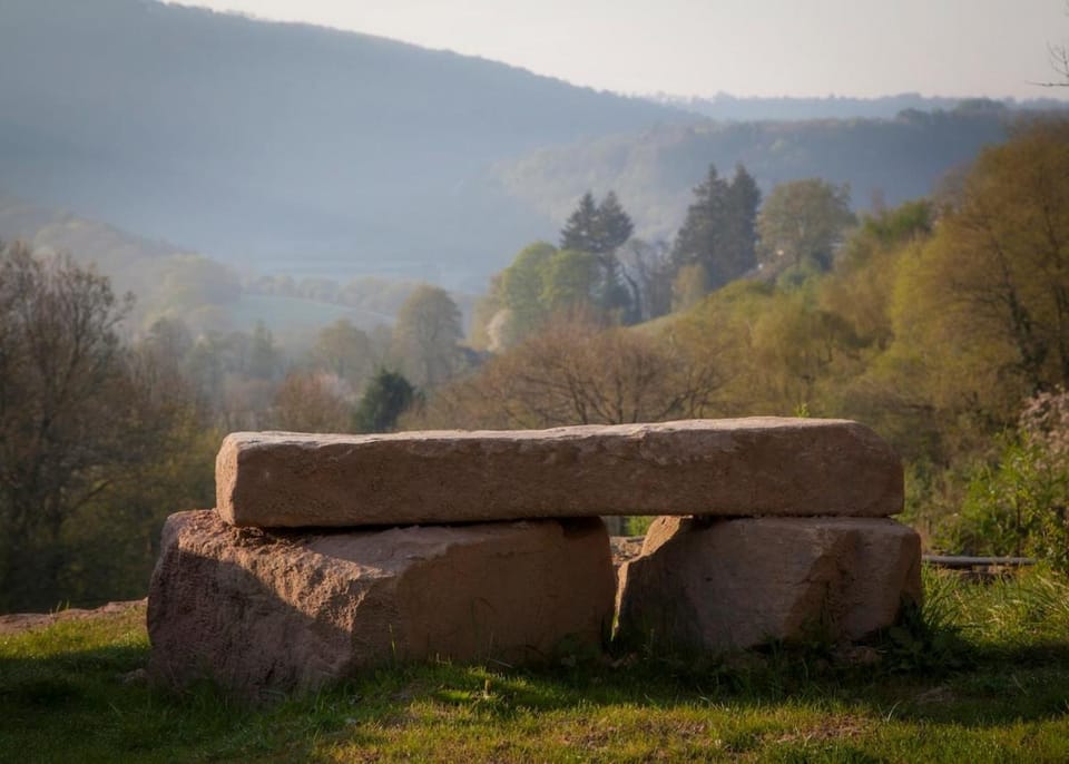 Secluded and self-contained Room with a View Apartment in Tintern