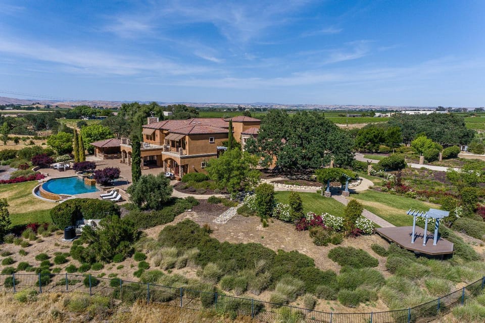 Mira Vista Vineyard Estate House in Paso Robles