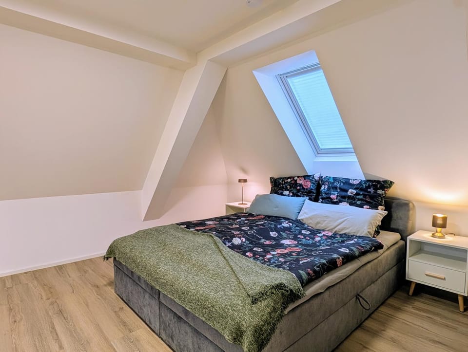 Bed, Bedroom