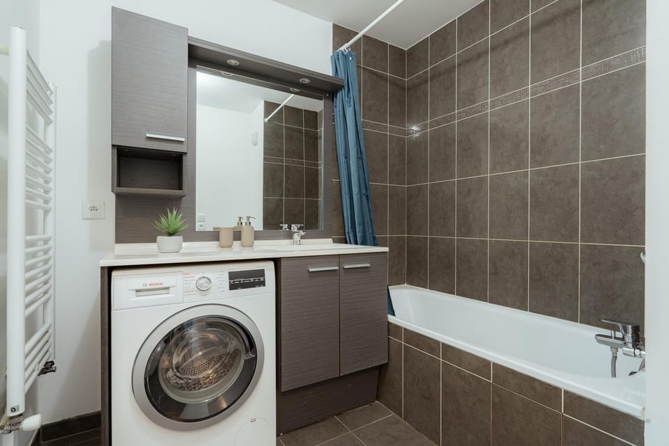 Bathroom, Bath