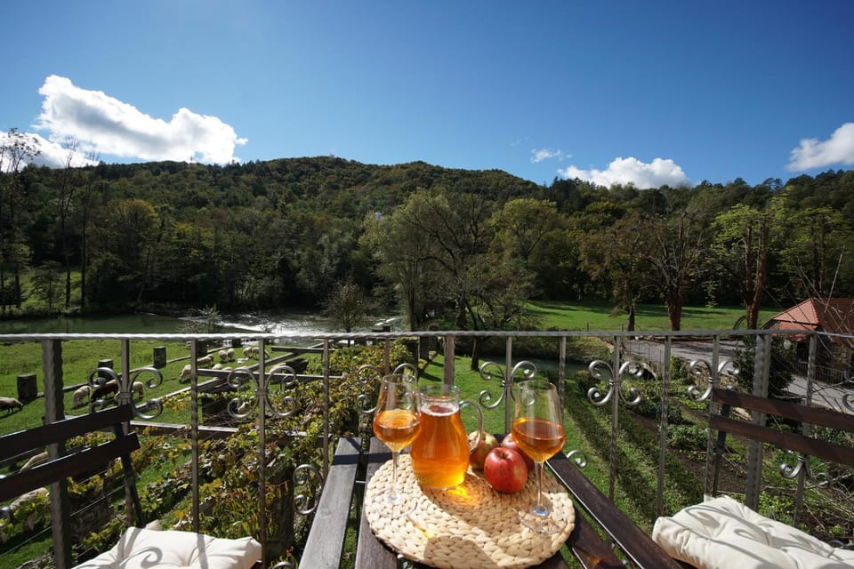 Day, Natural landscape, View (from property/room), Balcony/Terrace, Garden view, Mountain view, River view, Inner courtyard view
