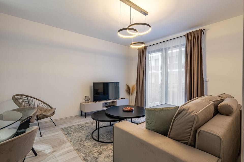 Communal lounge/ TV room, TV and multimedia, Living room