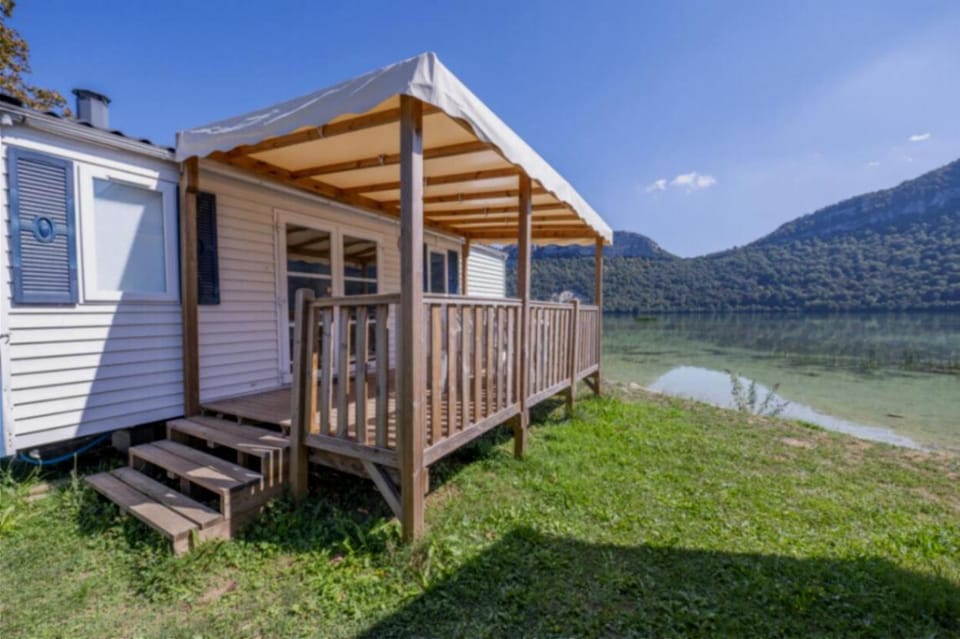 Camping Sous le Moulin Campground/ 
RV Resort in Jura