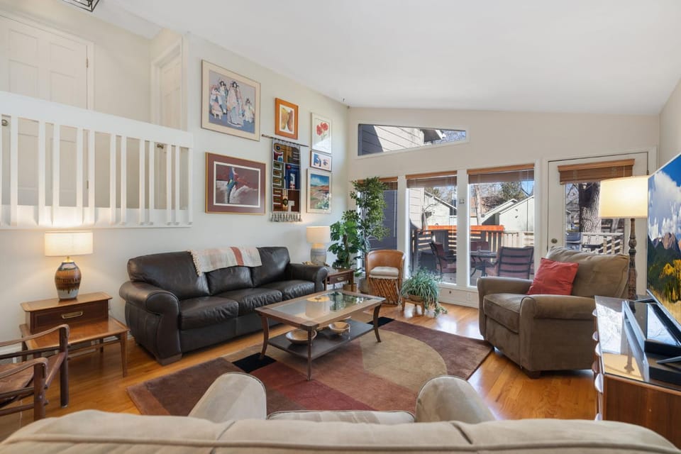 Mid-Century Mod Retreat with Lakefront Trails, Quiet House in Fort Collins