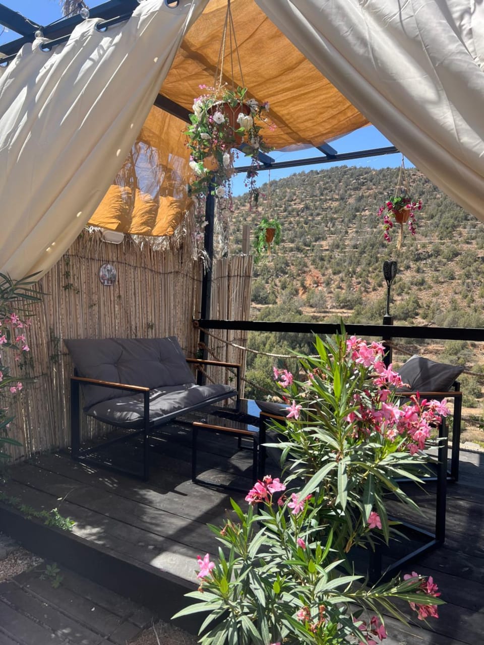 الباحة دومز Al baha Domes Luxury tent in Makkah Province