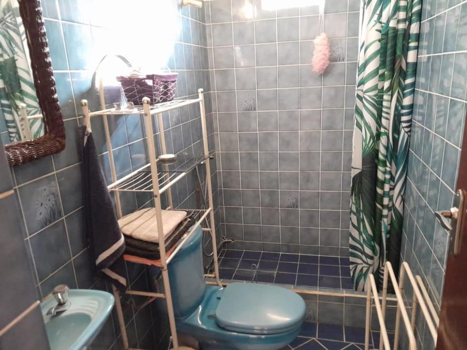 Shower, Toilet, Bathroom