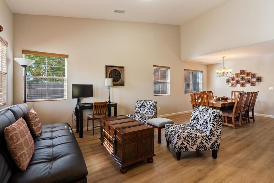 Sunset Summit House in Paso Robles