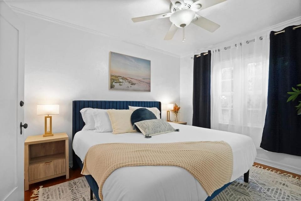 Belmont Shore Escape - Arcades - FirePit - Beach - Parking House in Belmont Shore