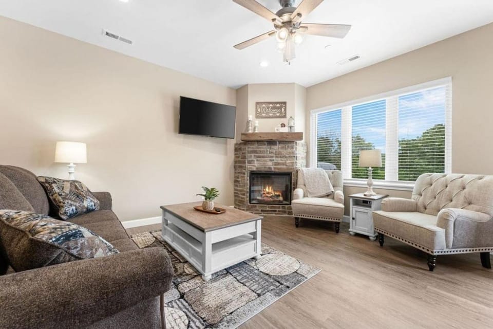 Free Attraction Tickets Spacious Great Location Apartment in Branson
