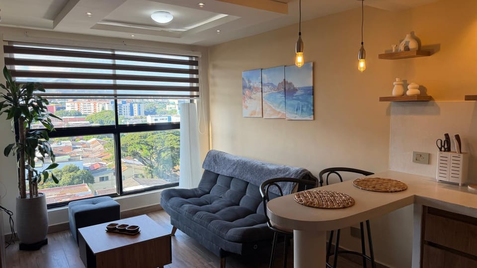 Mejor vista panorámica ubicación céntrica al lado de centros comerciales y los mejores restaurantes tenemos hermosa piscina gimnasio y parqueadero gratis Apartment in Cali