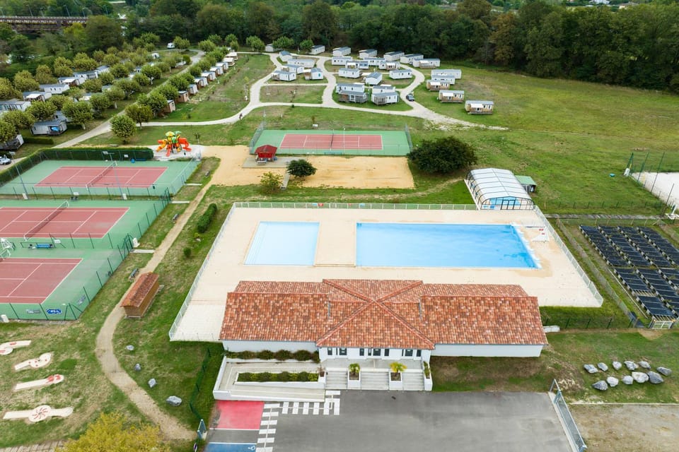 Day, Bird's eye view, Tennis court, Tennis court, Pool view, Pool view, Swimming pool, Swimming pool