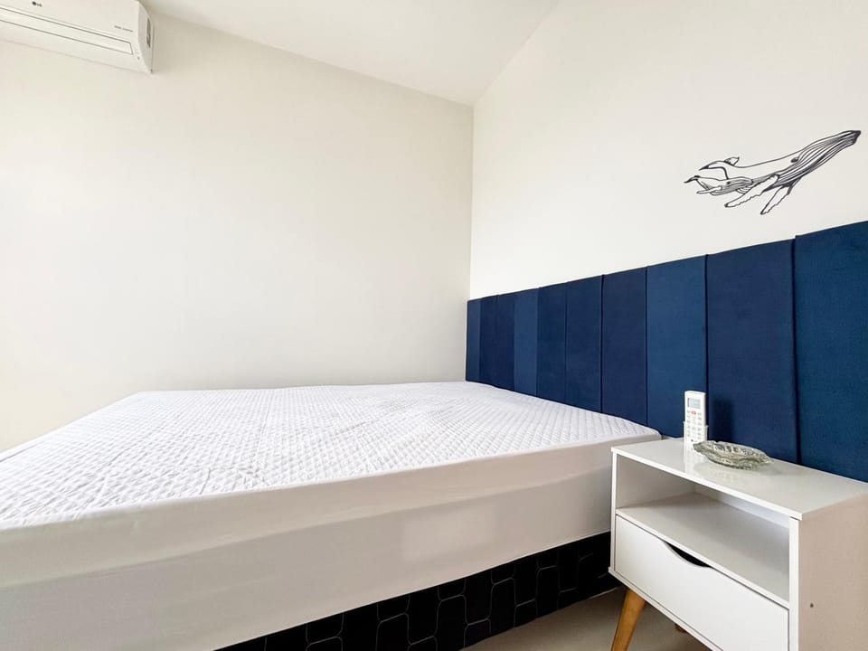 Bed, Bedroom, air conditioner