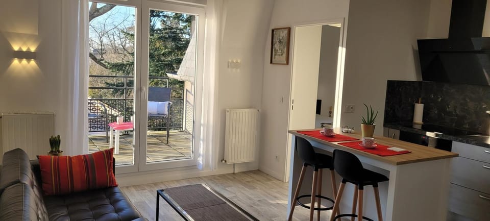 Living room, Seating area, Dining area