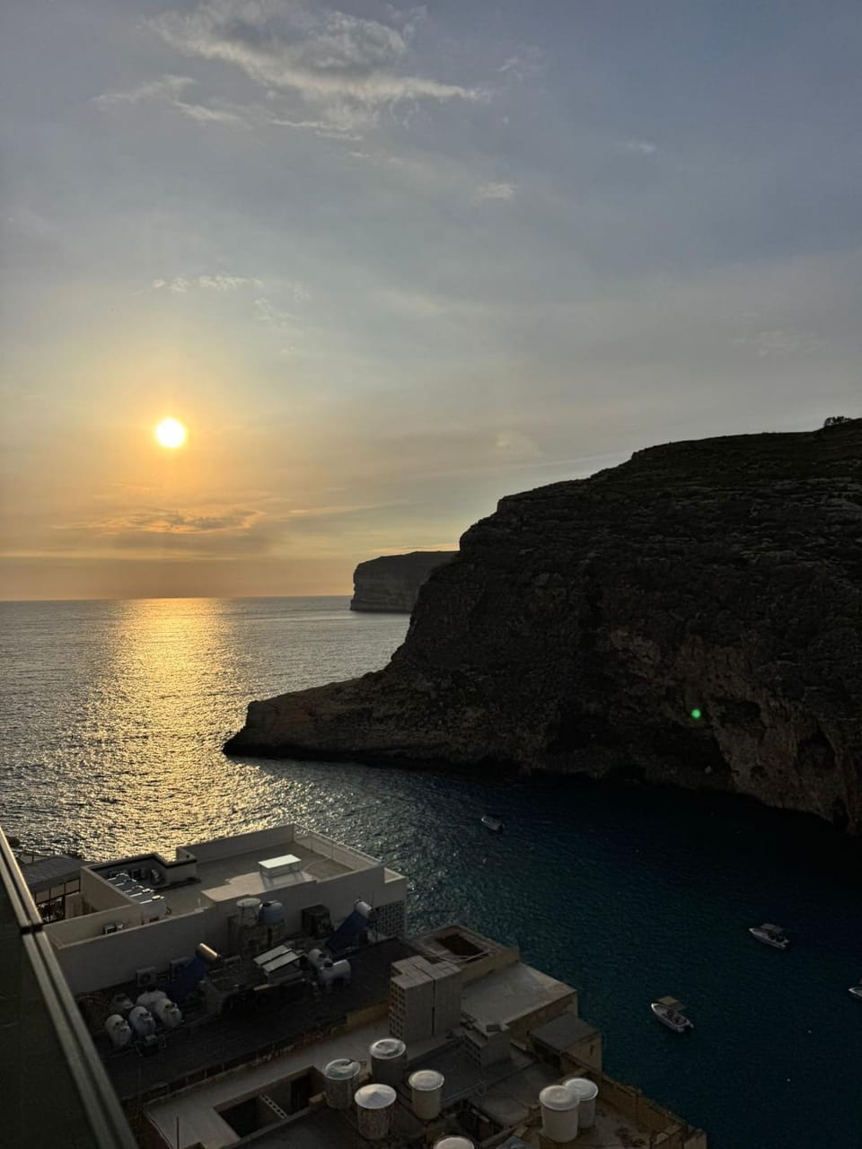 Xlendi - Seafront 2 Bedroom Apartment, Fully Air-conditioned and equipped with all amenities Apartment in Munxar