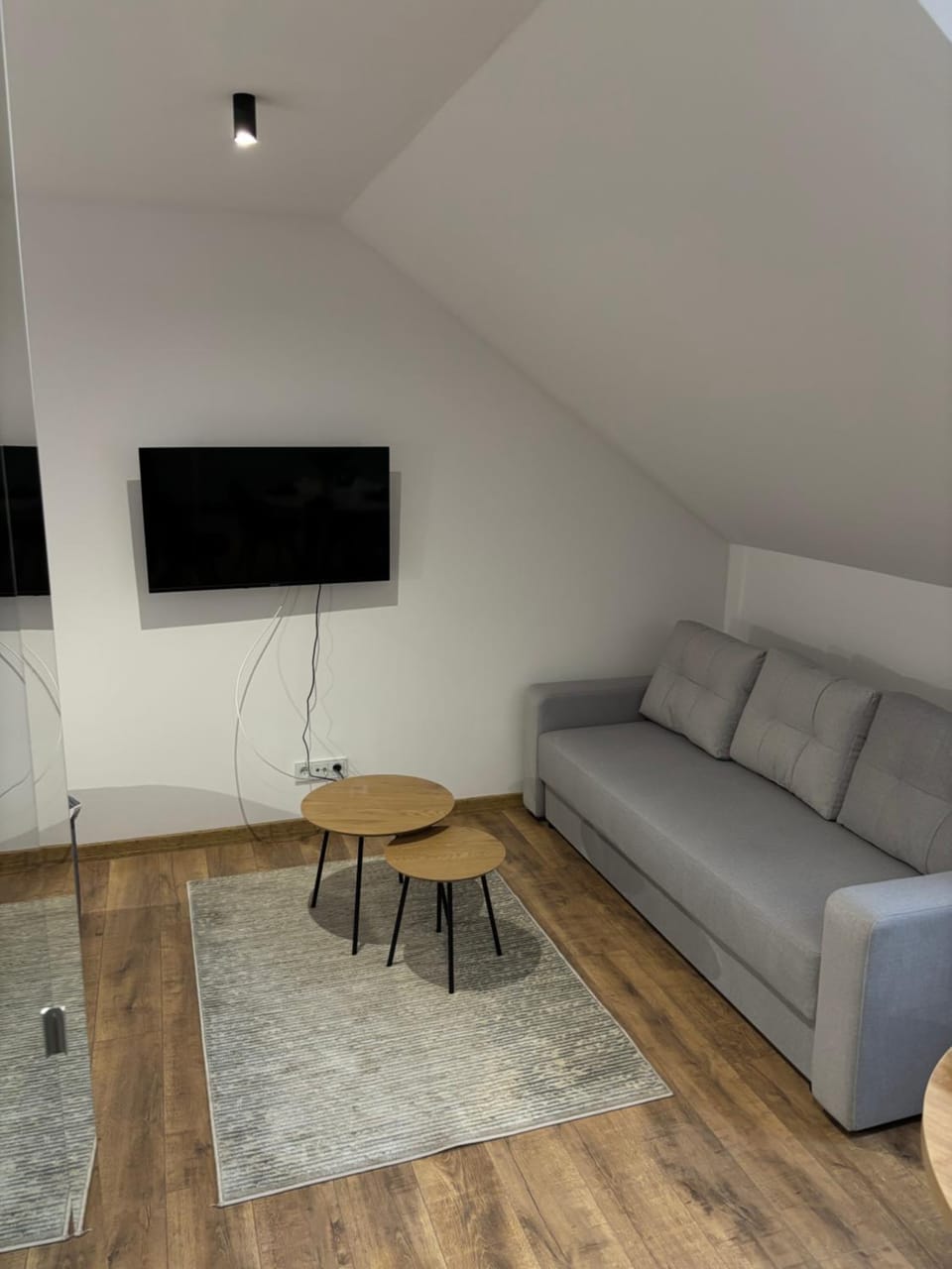 Communal lounge/ TV room, TV and multimedia, Living room, Seating area, Evening entertainment