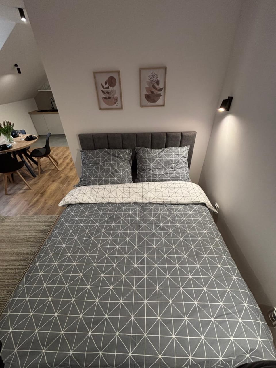 Bed, Photo of the whole room, Bedroom