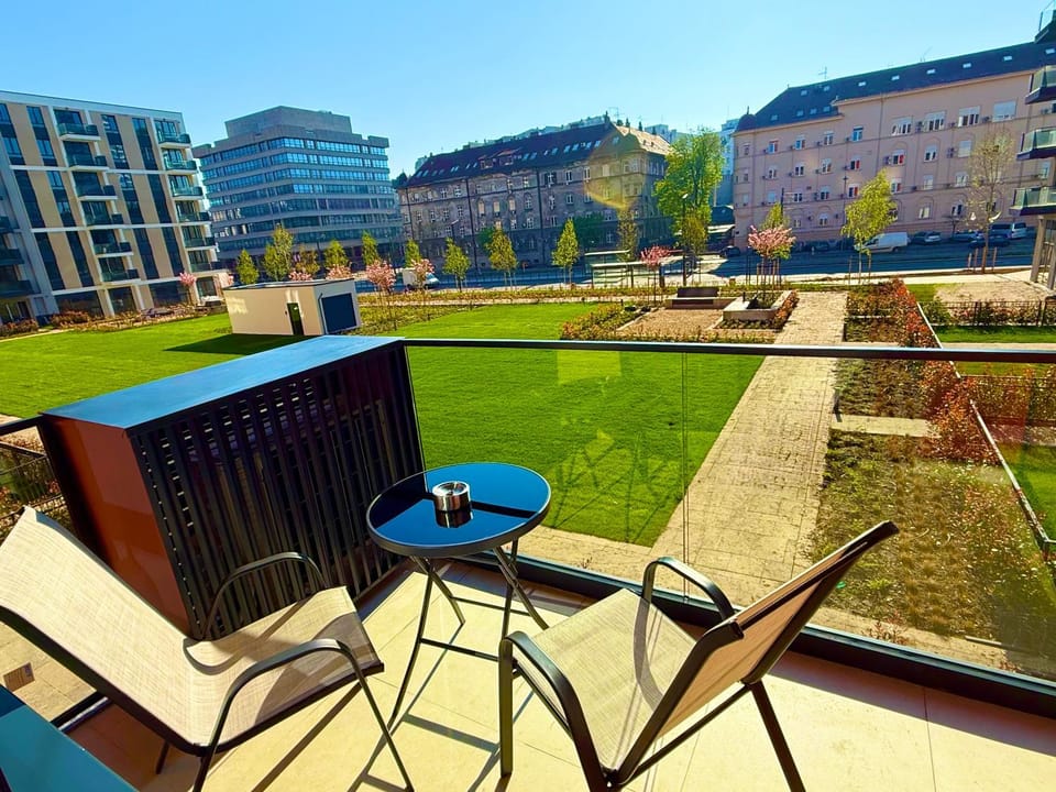 Spring, Day, Living room, Garden view