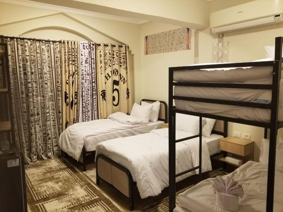 Bed, Photo of the whole room, Bedroom, bunk bed, air conditioner