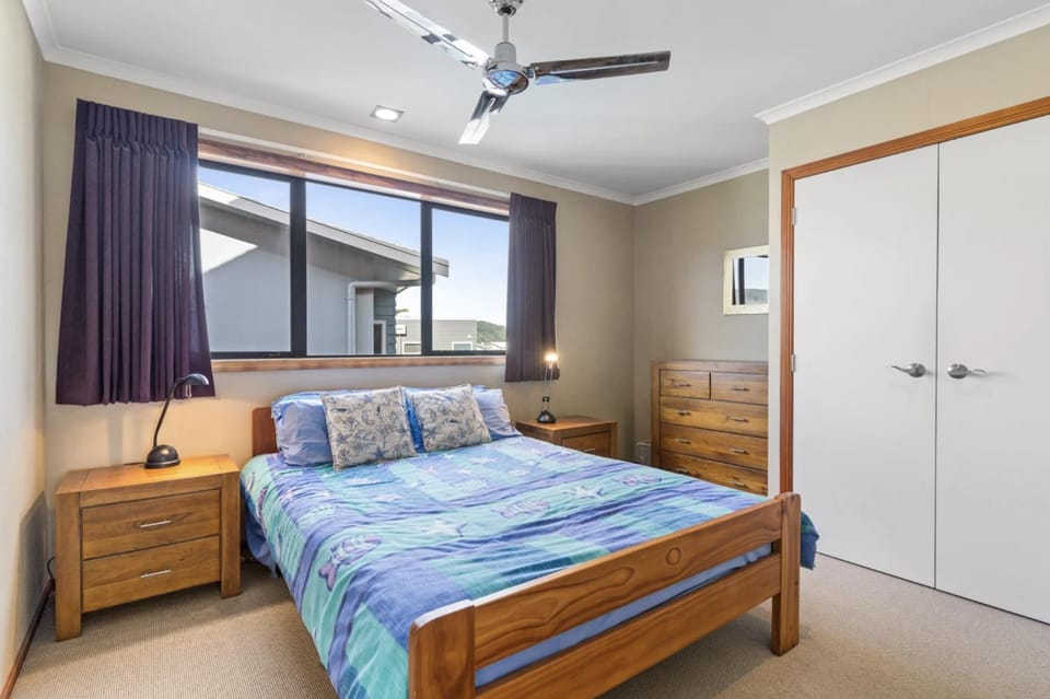 Bedroom, wardrobe