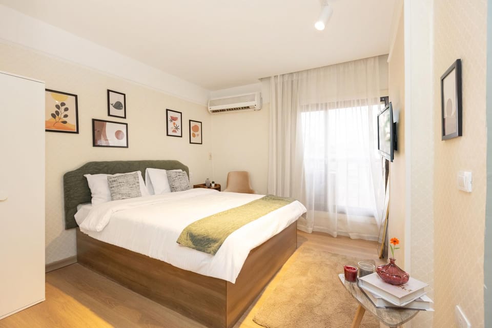Bed, Photo of the whole room, Bedroom