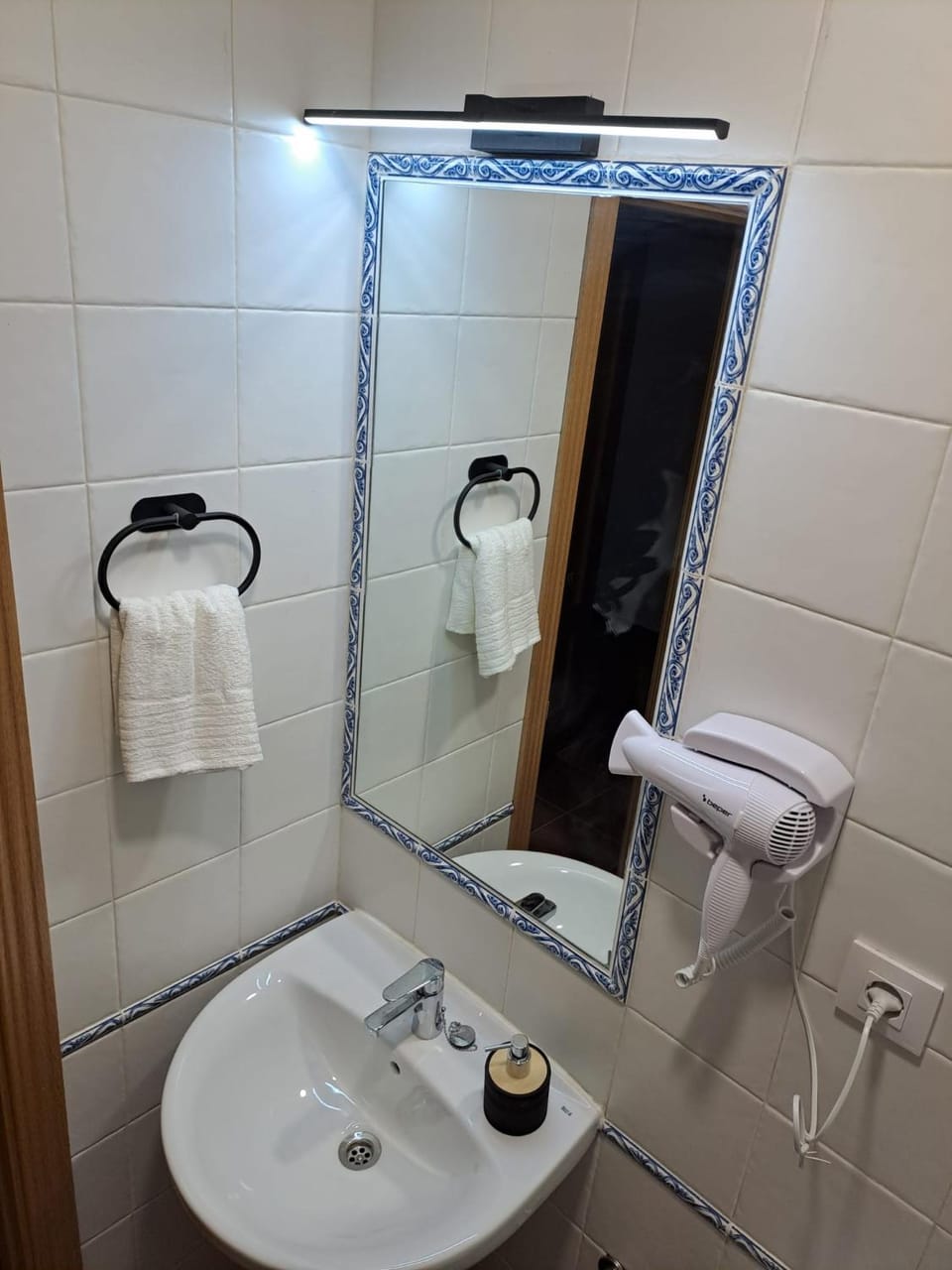 Bathroom, towels