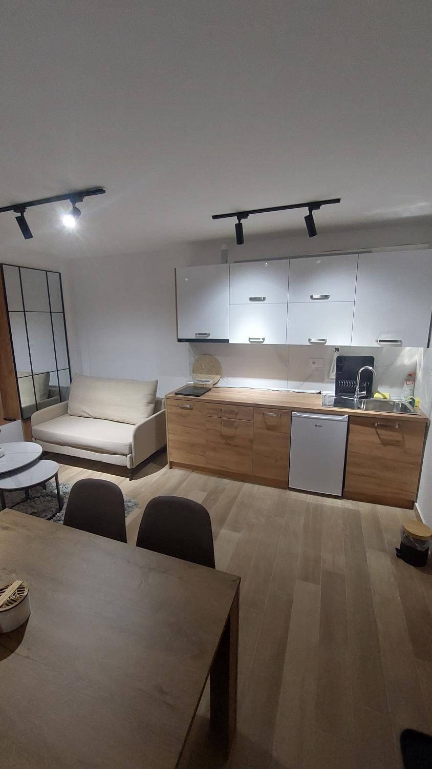 Kitchen or kitchenette, Living room, Seating area, Dining area, stove