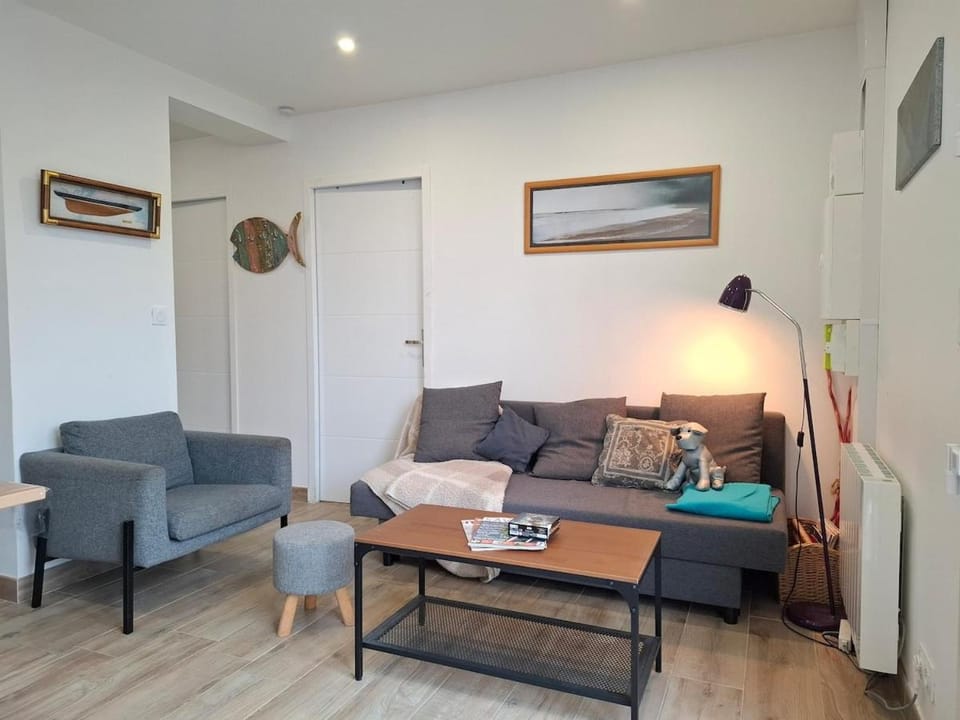 Living room, Seating area, heating