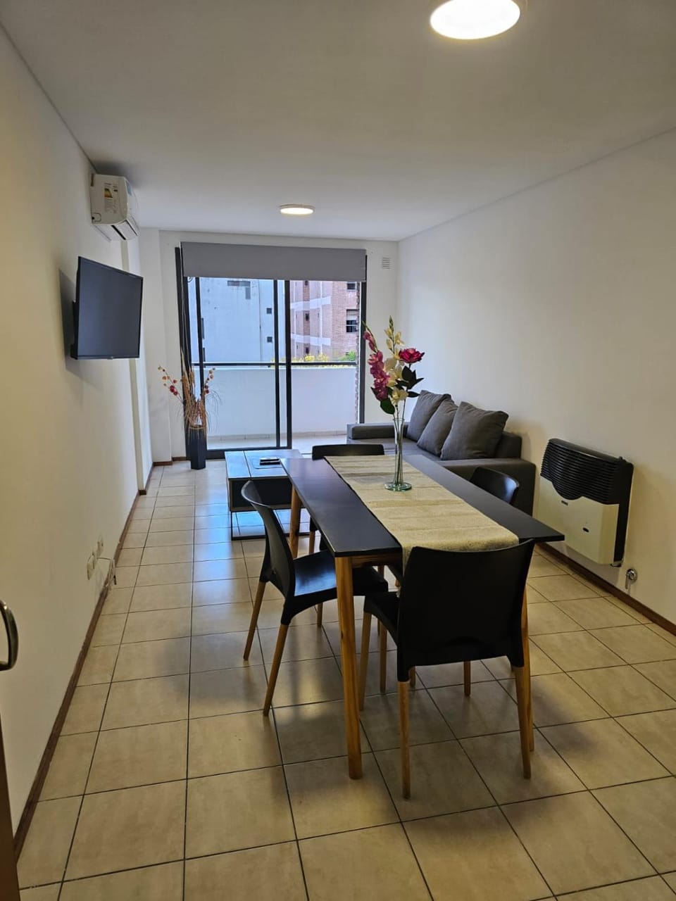 Communal lounge/ TV room, TV and multimedia, Seating area, Dining area, air conditioner