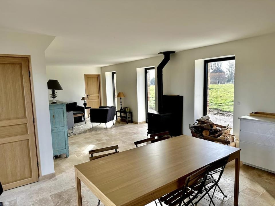 Gite de caractère entièrement restauré House in Normandy