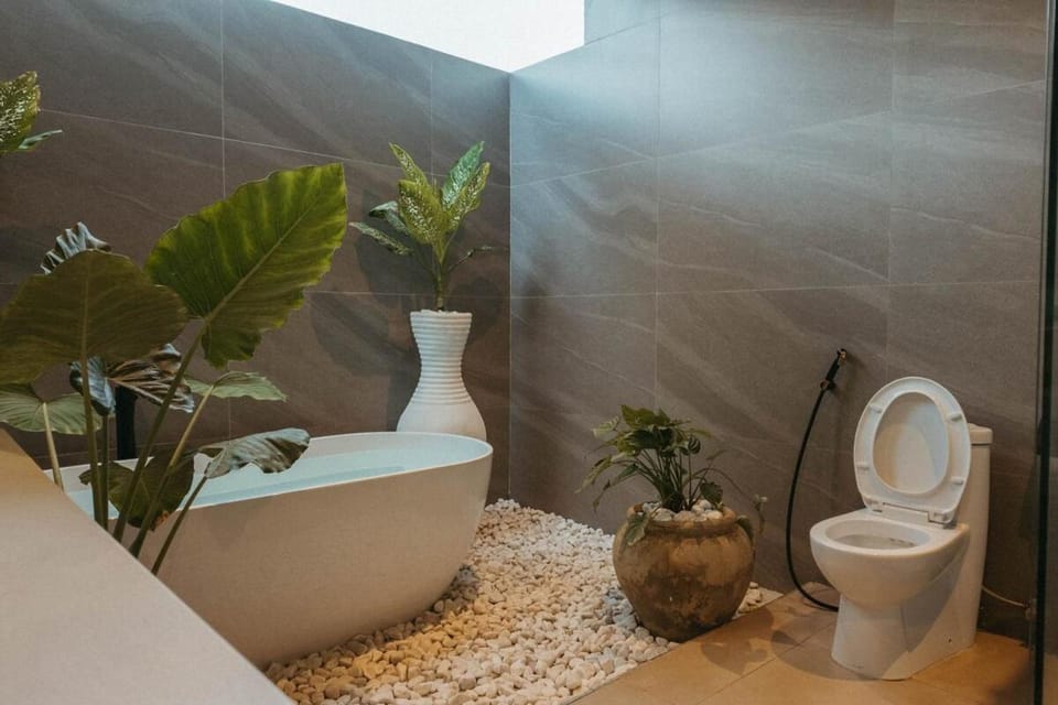 Toilet, Bath