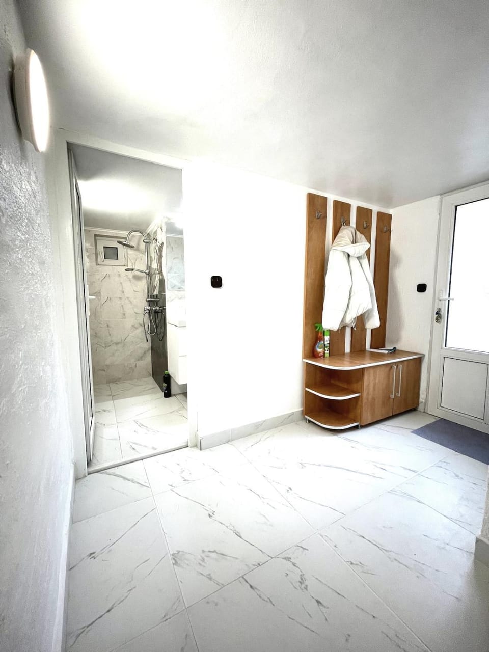 Shower, Facade/entrance, Bathroom