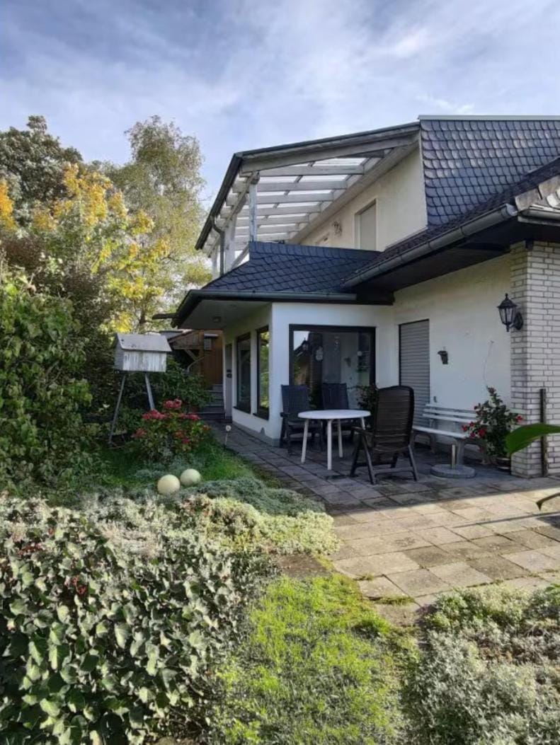 Property building, Garden, Balcony/Terrace