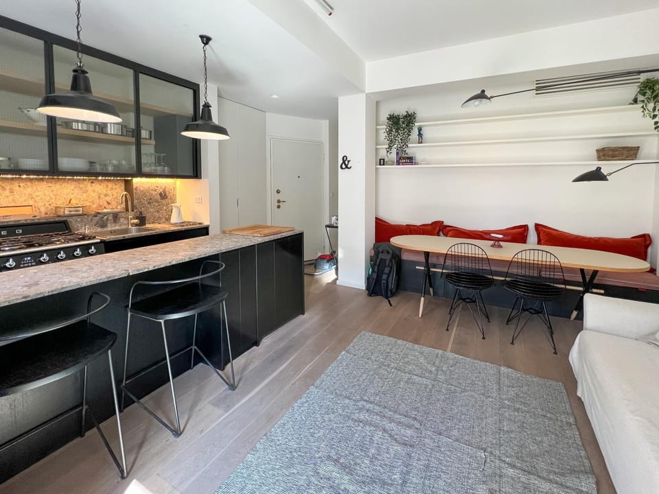 Kitchen or kitchenette, Photo of the whole room, Seating area, Dining area