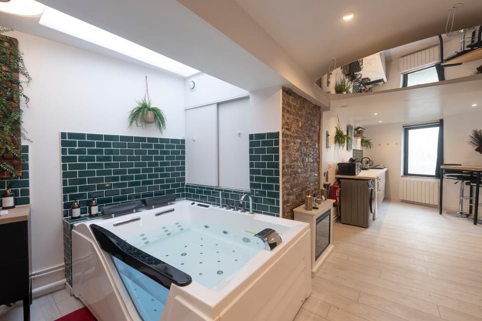 Loveroom, Bali la secrète chez nounours Apartment in Hauts-de-France