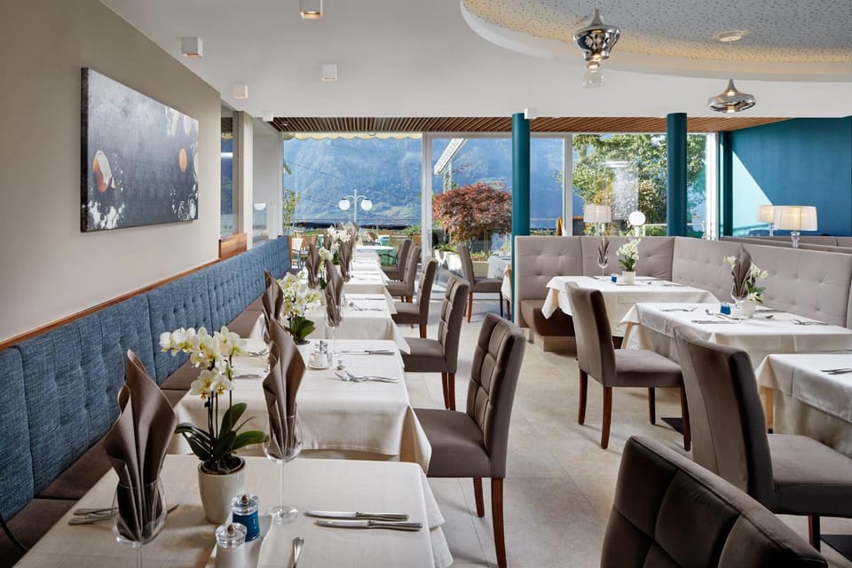 Restaurant/places to eat, Dining area