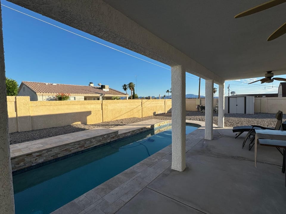 Chippy, Saltwater pool & Hot tub House in Lake Havasu City