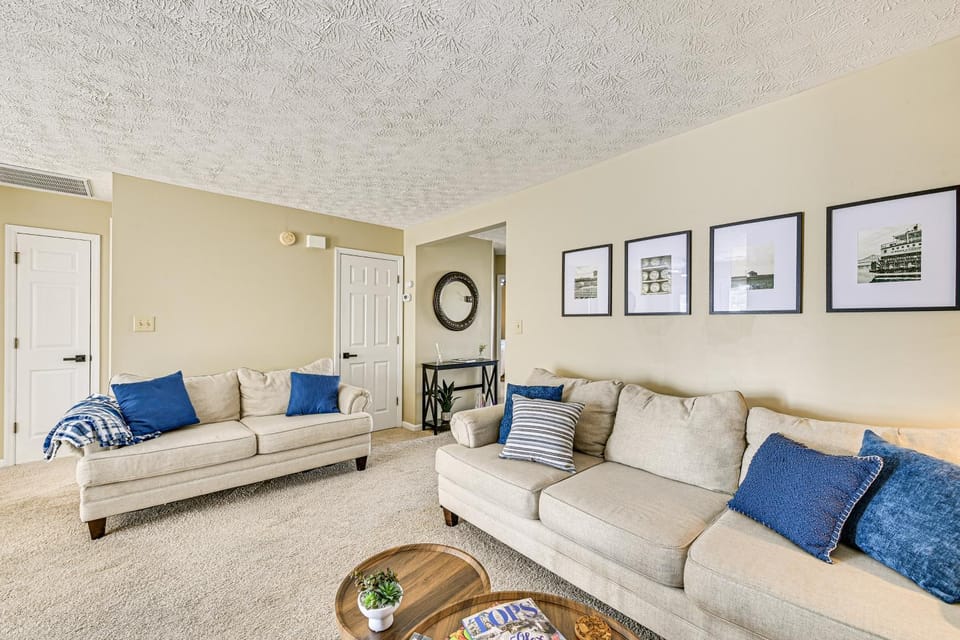 Family Home w/ Ping-Pong & Fire Pit in Lexington House in Lexington